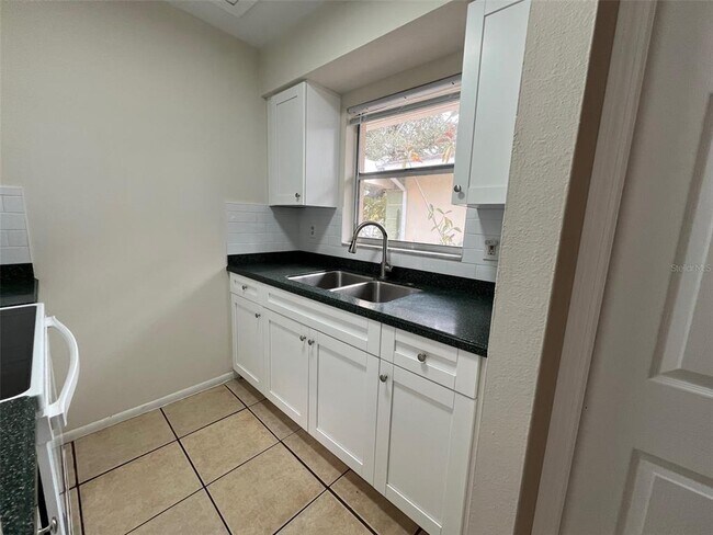 Photo - 2281 Curlew Ave Unidad C