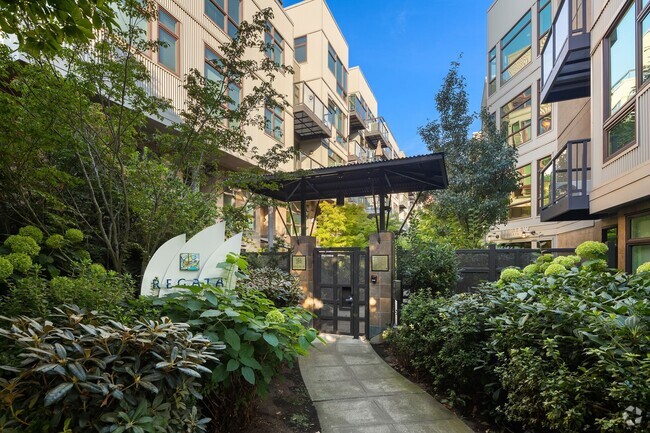 Building Photo - Beautiful Studio Condo by Gasworks Park Unit 303