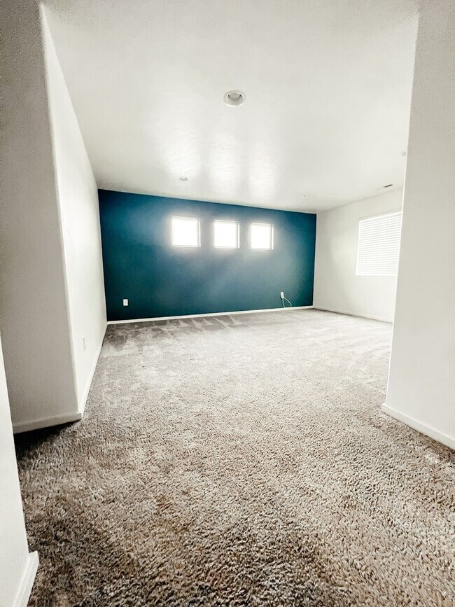 Photo - 645 E 35th Ave