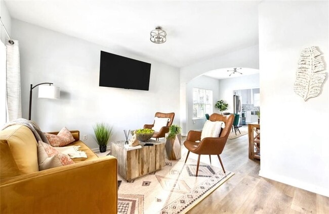 Photo - 56 Holly Rd NW