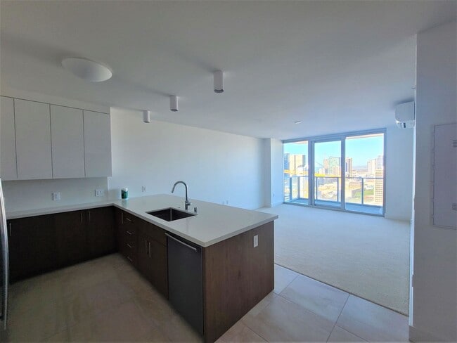 Photo - 1 bed 1 bath in Azure Unit 2706
