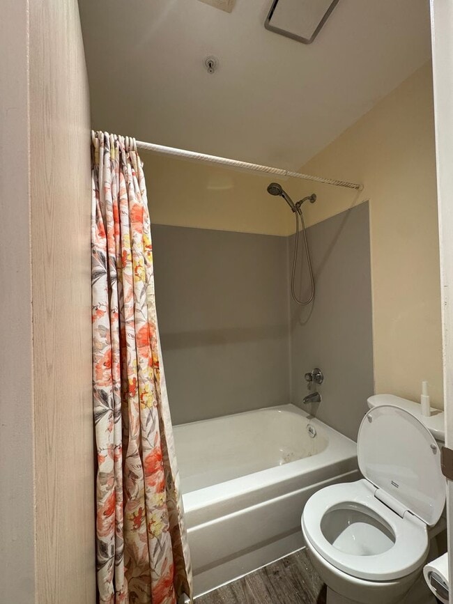 Photo - Comfortable & Convenient Condo in Renton Unit E101