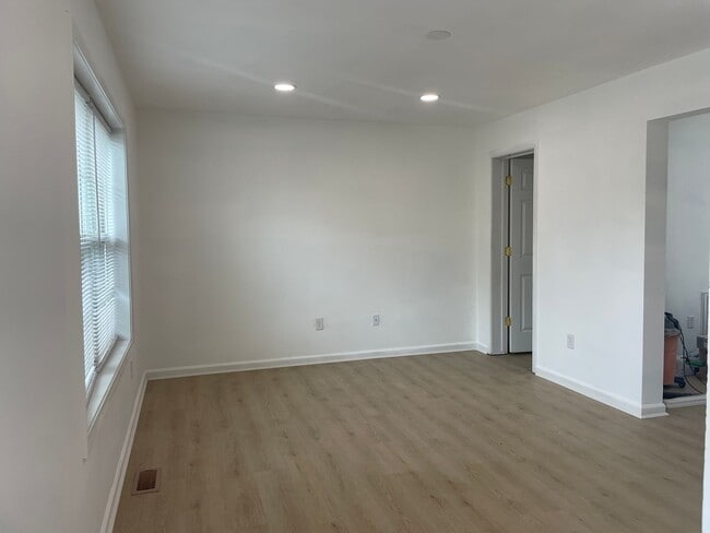 Photo - Newly Remodeled 3BR/1.5BA Duplex in Huntersville