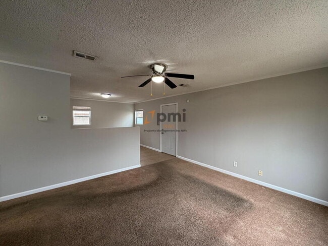 Photo - 5700 E 10th Ave