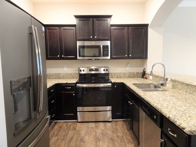 Photo - Nice 2 bedroom condo in Promenade@5, Williamsburg for rent.