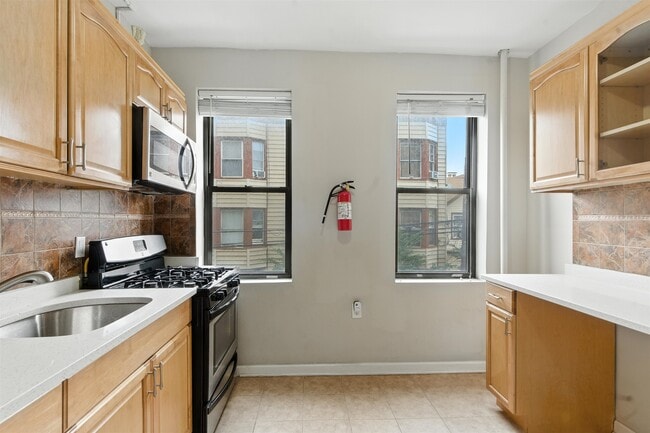 Building Photo - 217 44th St Unit 9 Rental