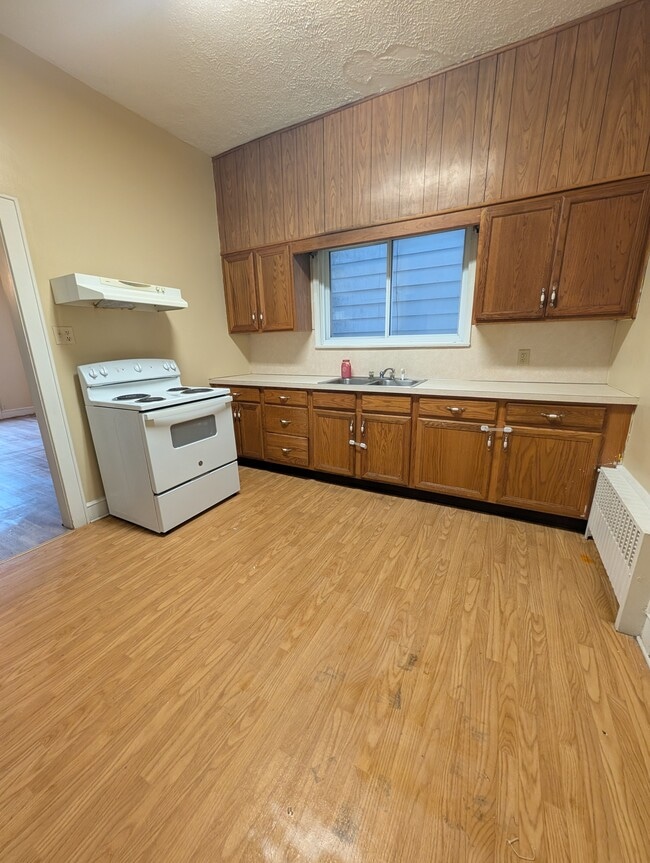 Photo - 411 W Diamond Ave Unit 1F