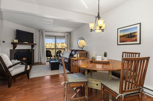 Photo - 3005 Village Dr Unit SI FL3-ID1564320P