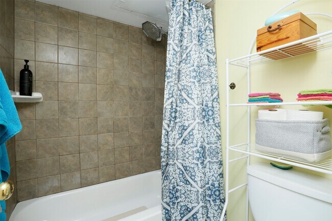 Photo - 2626 Holly Hall St Unit 1012