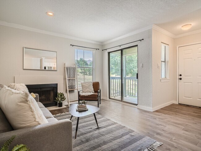 Photo - 4500 E Oltorf St