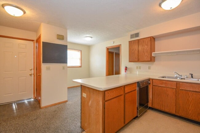 Photo - 523 Henderson Crossing