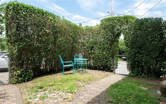 Photo - 446 Broadway, B