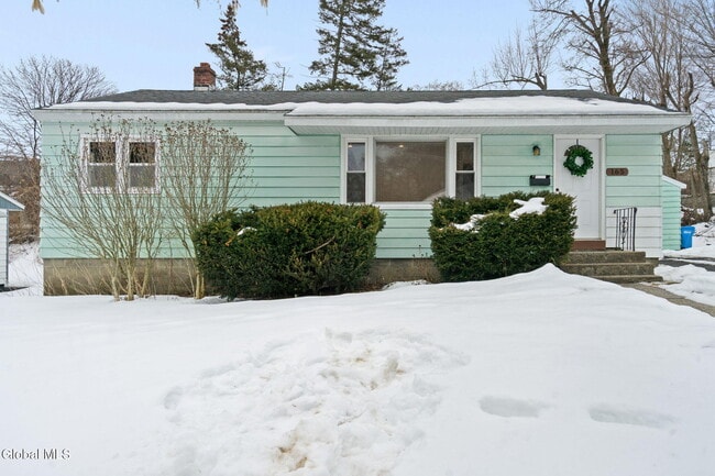 Photo - 165 S Pine Ave