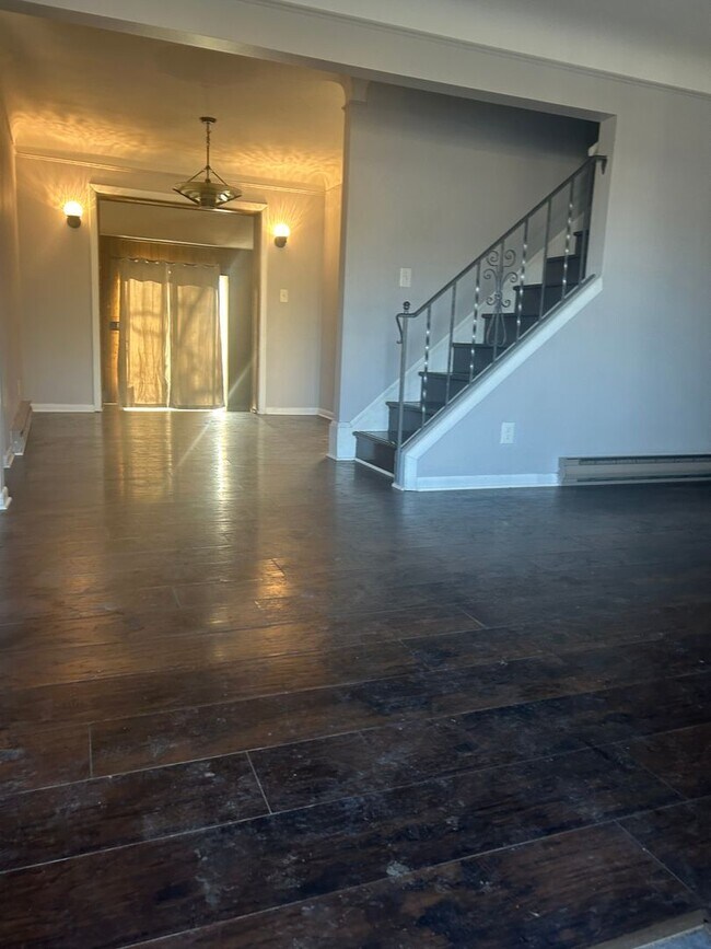 Photo - 3 bedroom, 3 bath single family home in So...