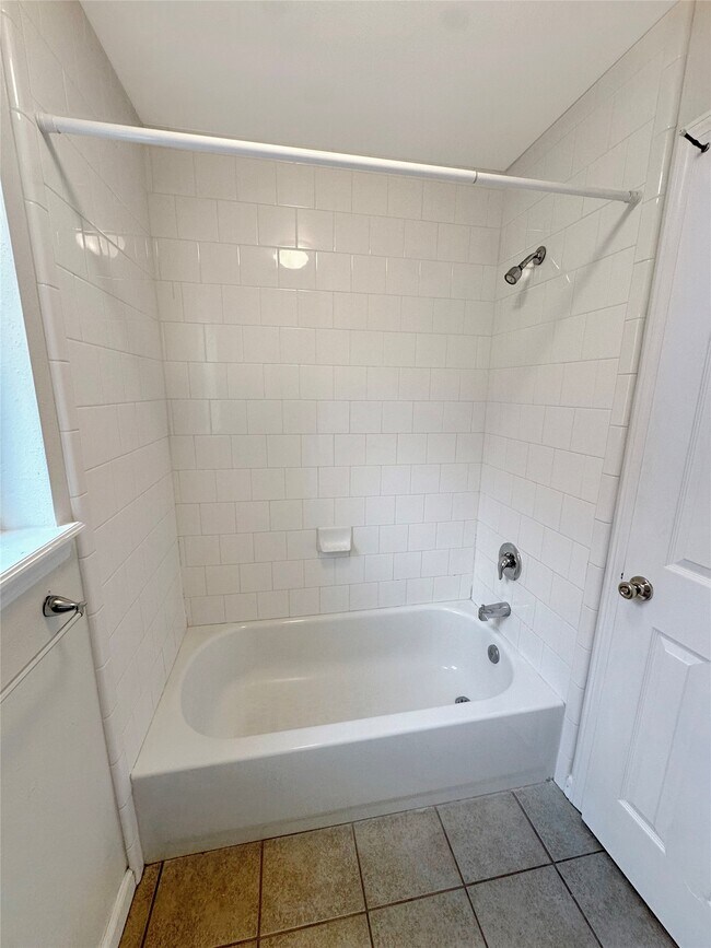 Photo - 1520 Yale St Unidad 16