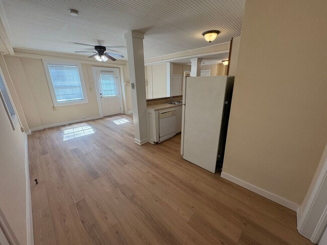 Photo - 2 Bedroom Walkable to Campus Pre-Leasing f...
