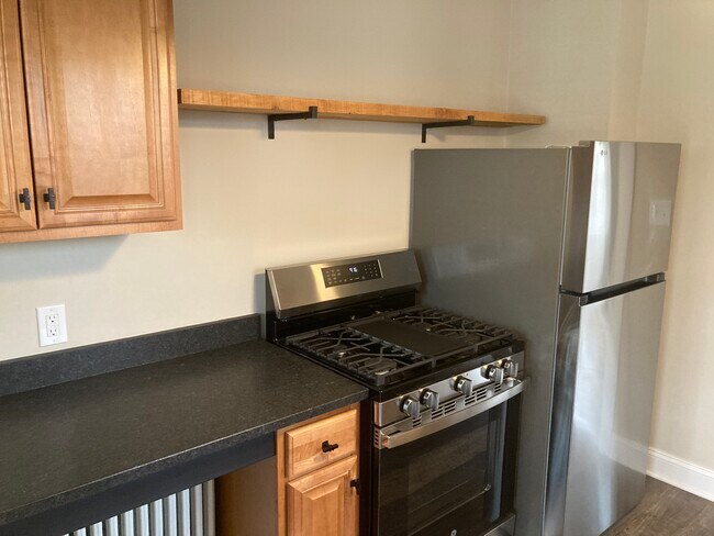 Photo - 243 Dalzell Ave Unit #4