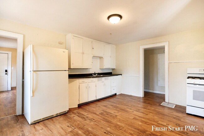 Photo - Bright Ground-Floor Home with Flexible Space Unit 1