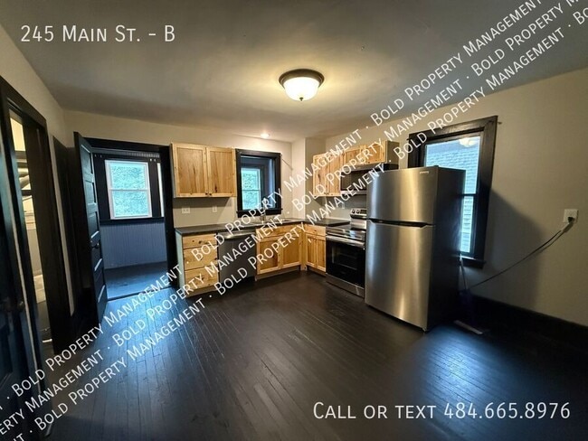 Building Photo - 245 E Main St Unit B