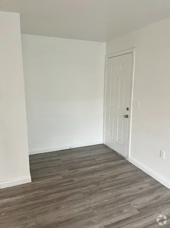 Building Photo - 1750 Karen Ave Rental