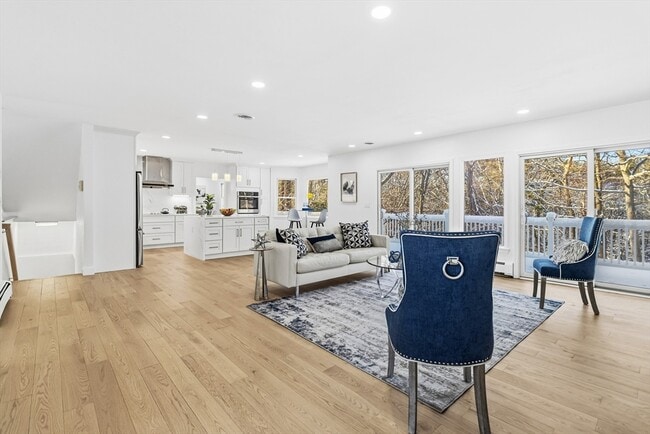 Photo - 183 Gardner St