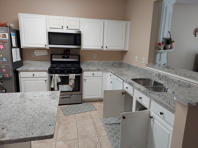 Building Photo - 4645 Valais Ct Unit 32
