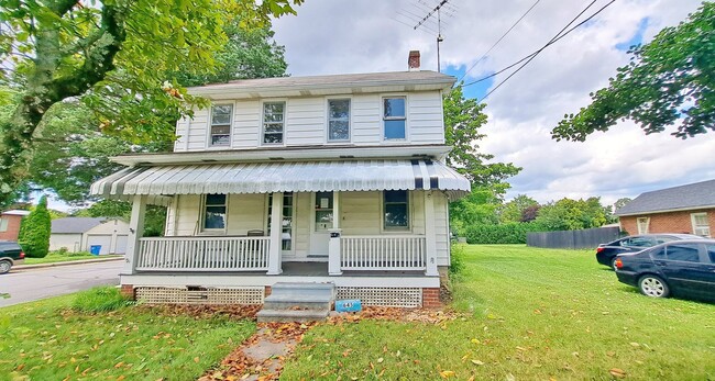 3 Bed / 1 Bath Single Family Home - 3 Bed / 1 Bath Single Family Home