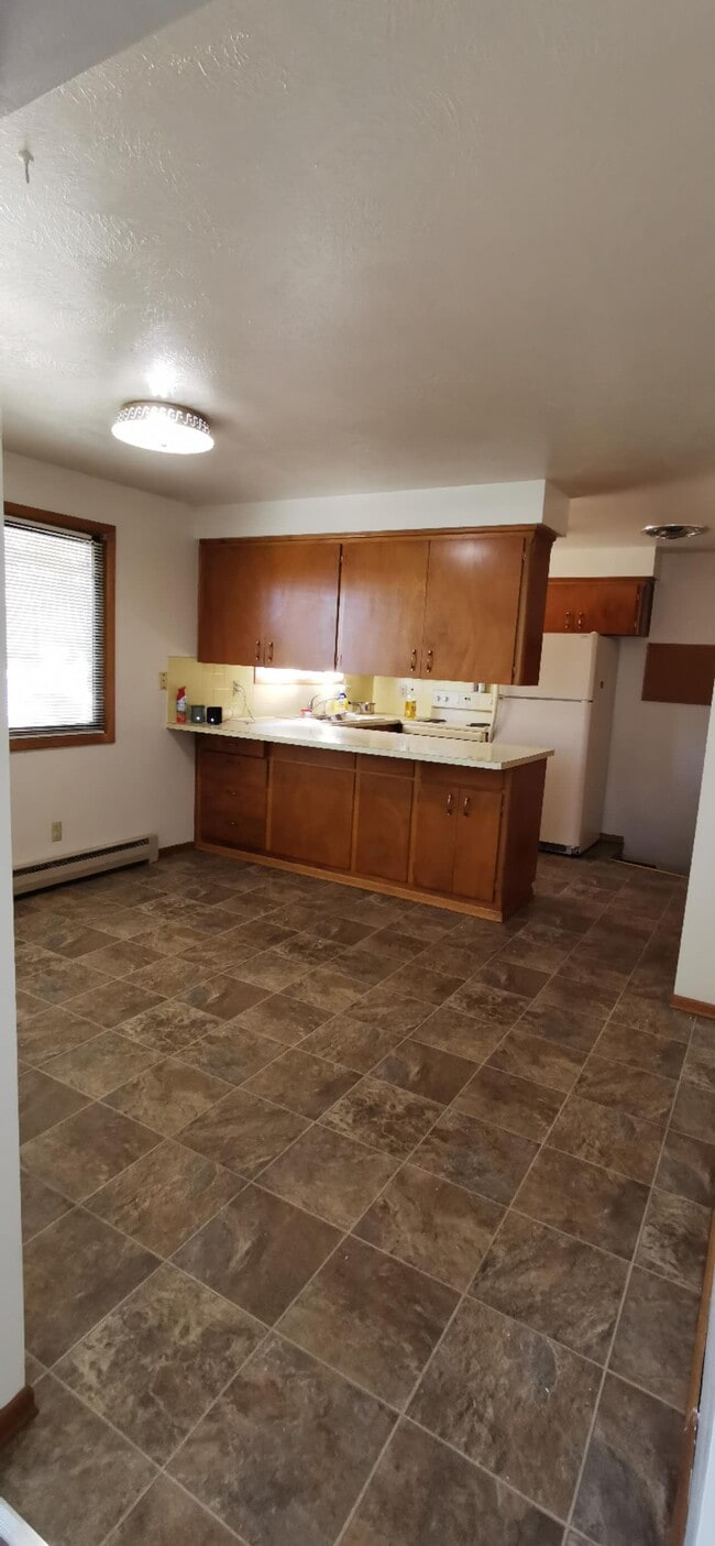 Kitchen & Dining - 1340 NW Kenny Dr Unit Apartment 2