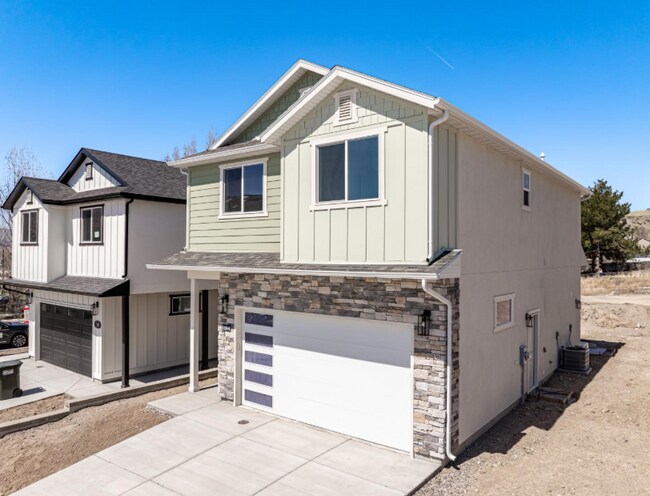 Front View - 1164 Jasper Loop