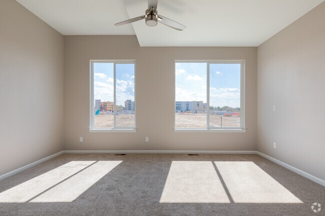 3BR, 2.5BA - 1,734SF