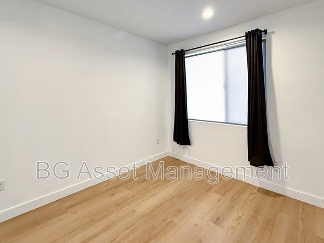 Photo - 3909 Wattling St