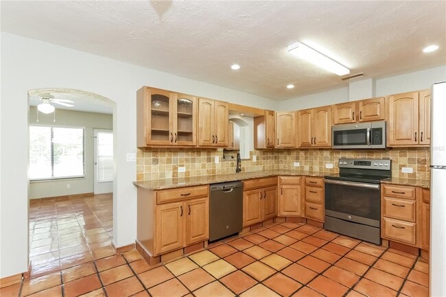 Photo - 2035 Goldenrod St