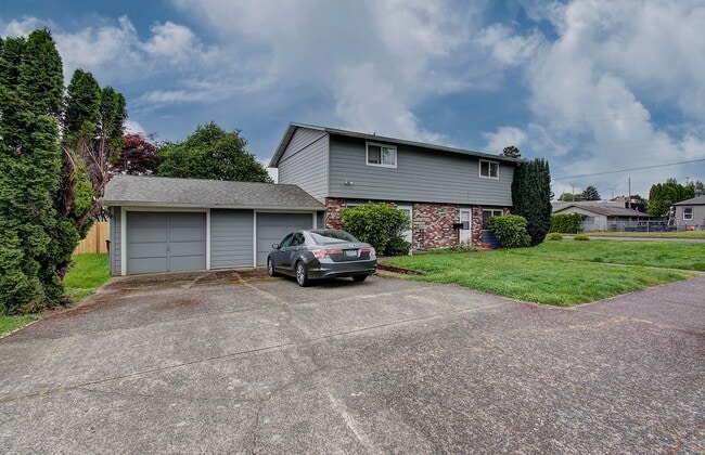 Building Photo - Heigh 710-712 Unit 710