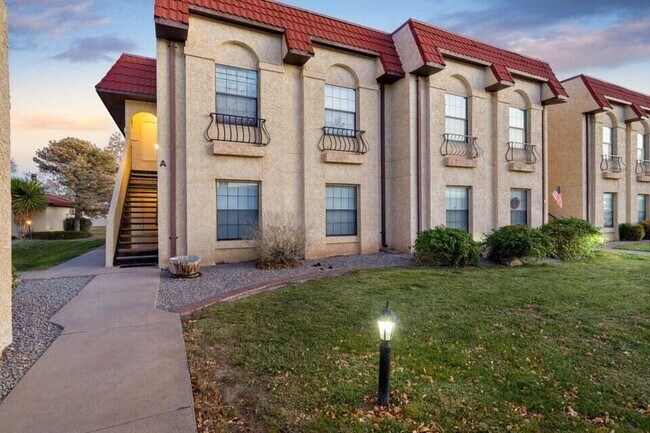 Photo - 833 Country Club Dr SE Unit 1A