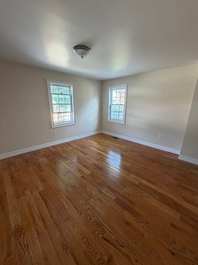 Photo - 45-46-46 149th St