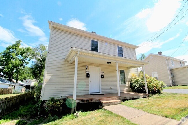 Building Photo - 270 W Bruce St Rental