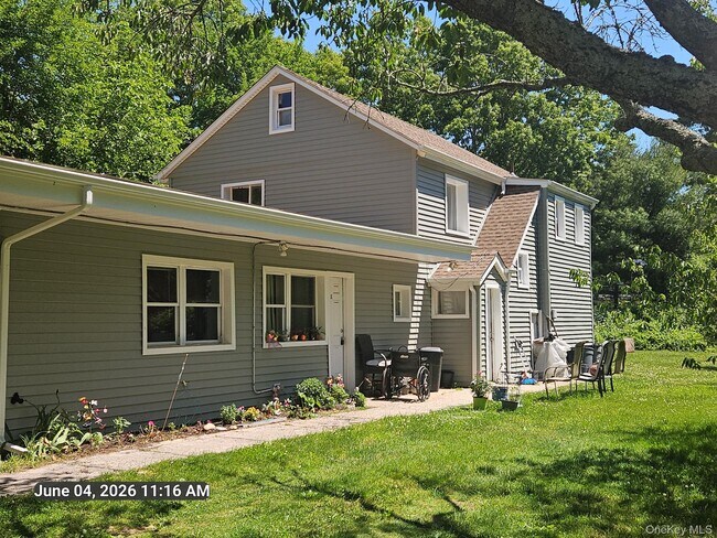 Building Photo - 118 Oak Ave Unit C