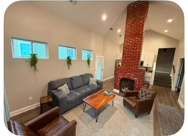 Photo - 511 W Bell Ave