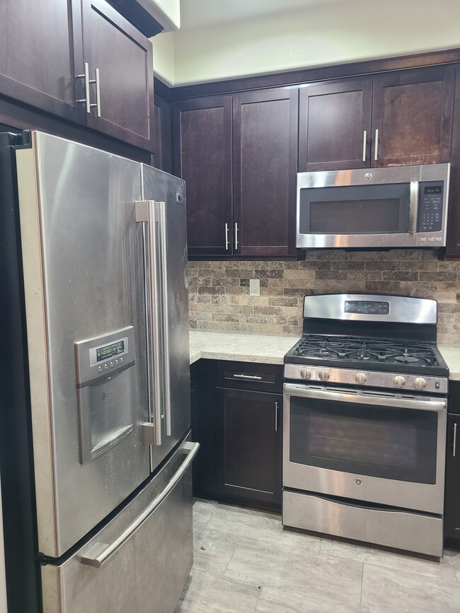 Kitchen - 8935 Promenade North Pl Condominio