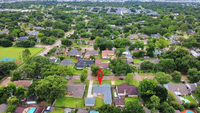 Photo - 8007 Rowan Ln