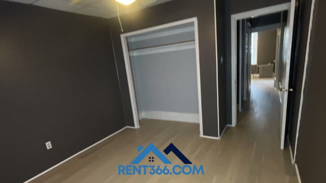 Photo - 405 E Norwegian St