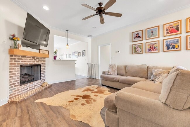 Photo - 2094 Watson Vw W