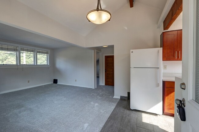Photo - 824 NE Ravenna Blvd