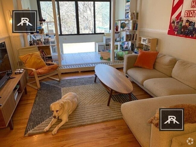 Building Photo - 2 bedroom in Brookline MA 02445 Unit 113 Rental