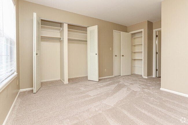 Classic Style The Dogwood 1BR, 1BA - 700 SF