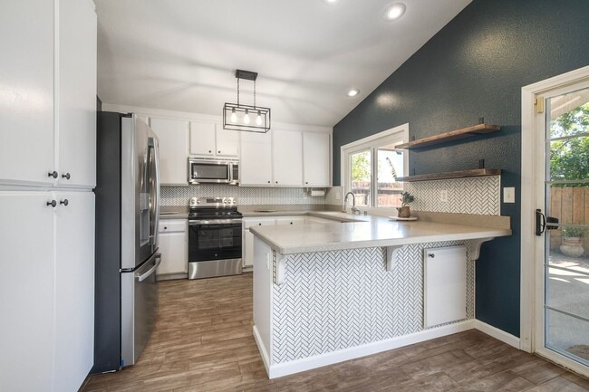 Photo - Escondido Beautiful Single Level Home w/3 Car and Solar