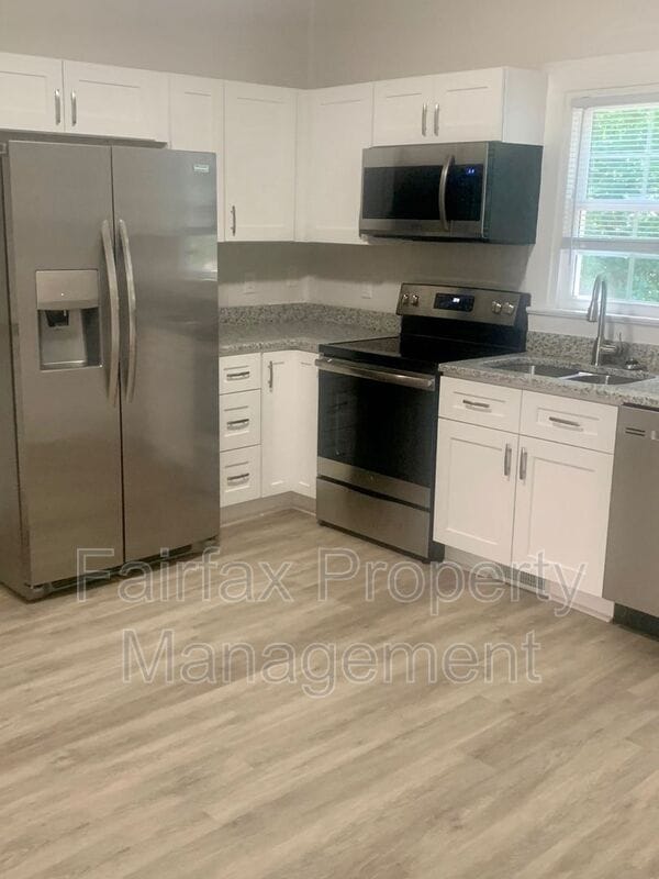 Photo - 310 Price Ave