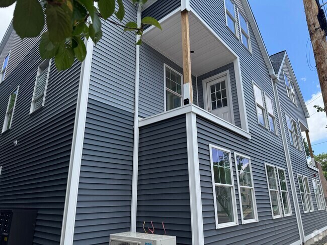 Building Photo - 1085 Whalley Ave Unit 8 Rental