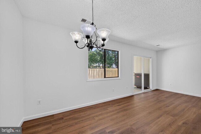28 Wedgedale Dr