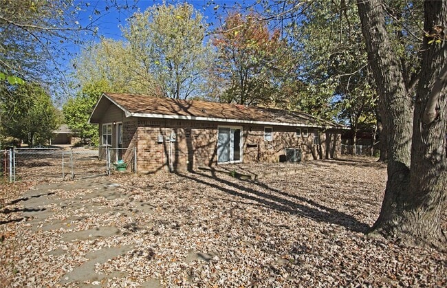 Photo - 311 Willow Ave